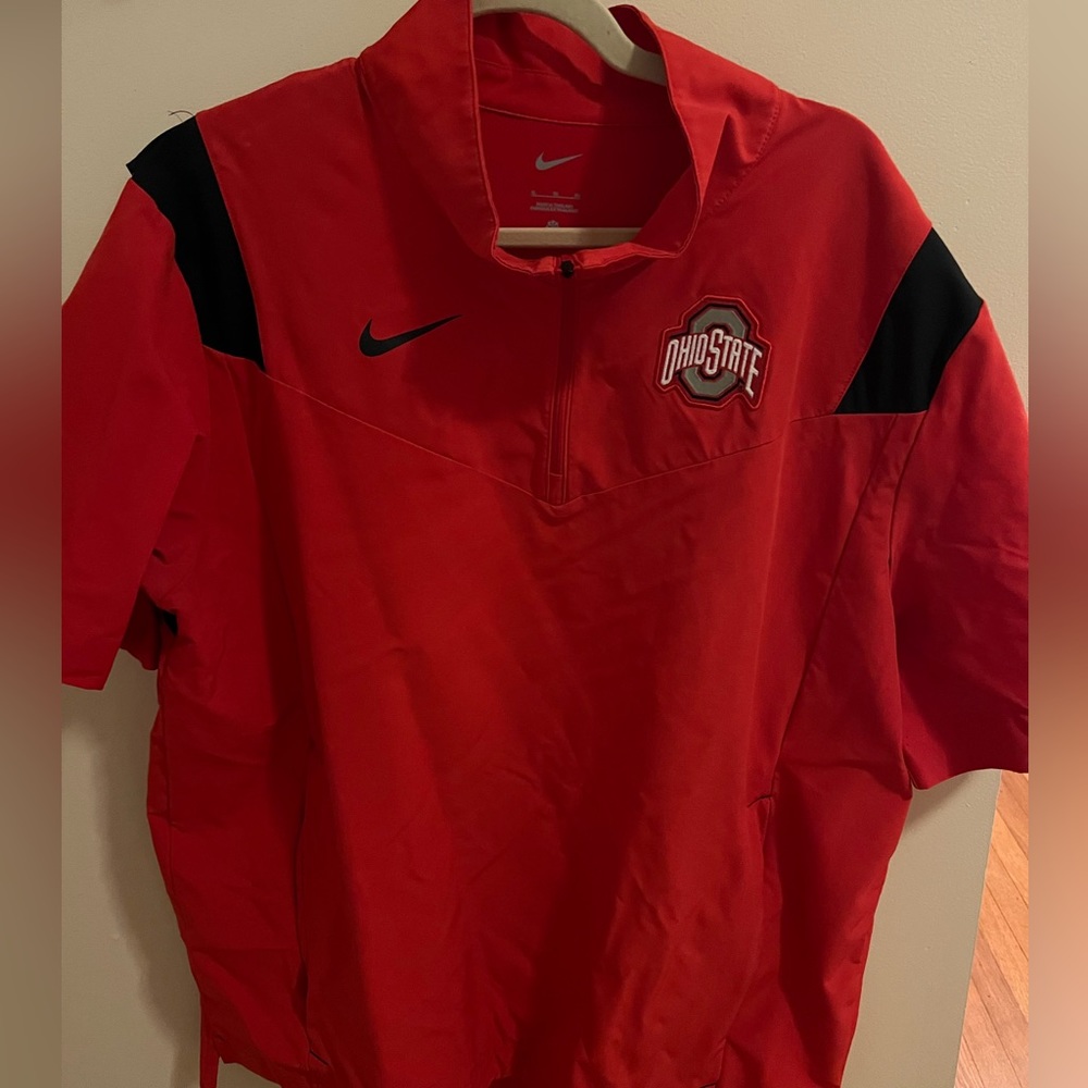 Nike
Men’s XL pullover
Long sleeve 
Ohio State logo 
worn once